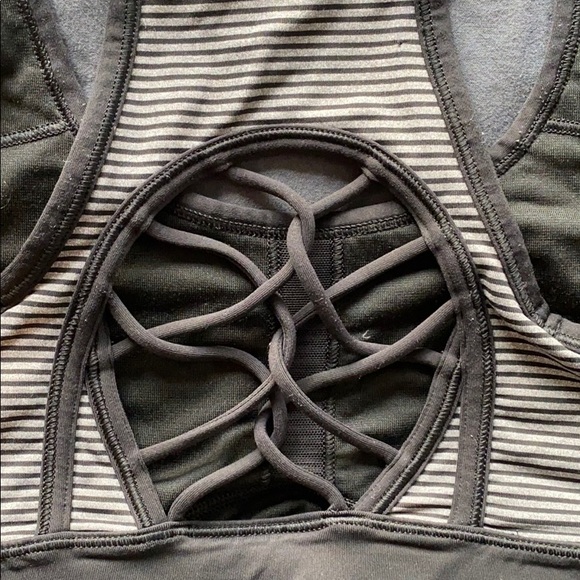 Lululemon sports bra - Picture 4 of 4